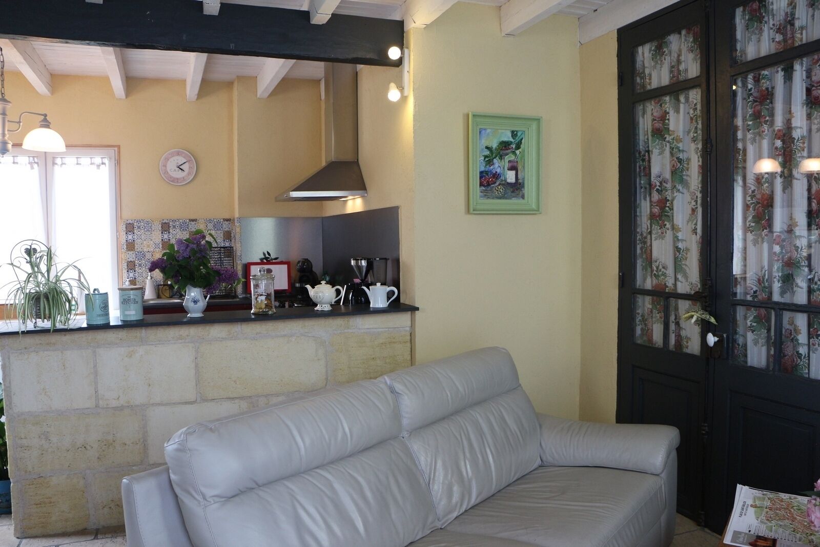 スタンダード ルーム ダブルベッド 1 台 禁煙 | リビングルーム | 60 cmの薄型テレビ (デジタル放送視聴可)、テレビ