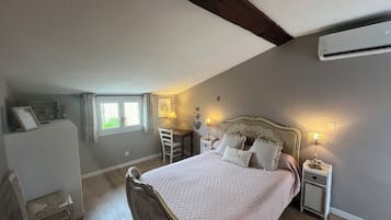 Premium bedding, individually furnished, blackout drapes