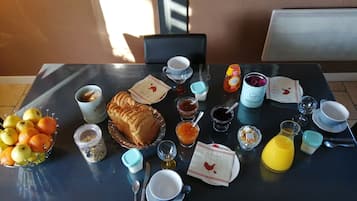 Desayuno continental incluido todos los días