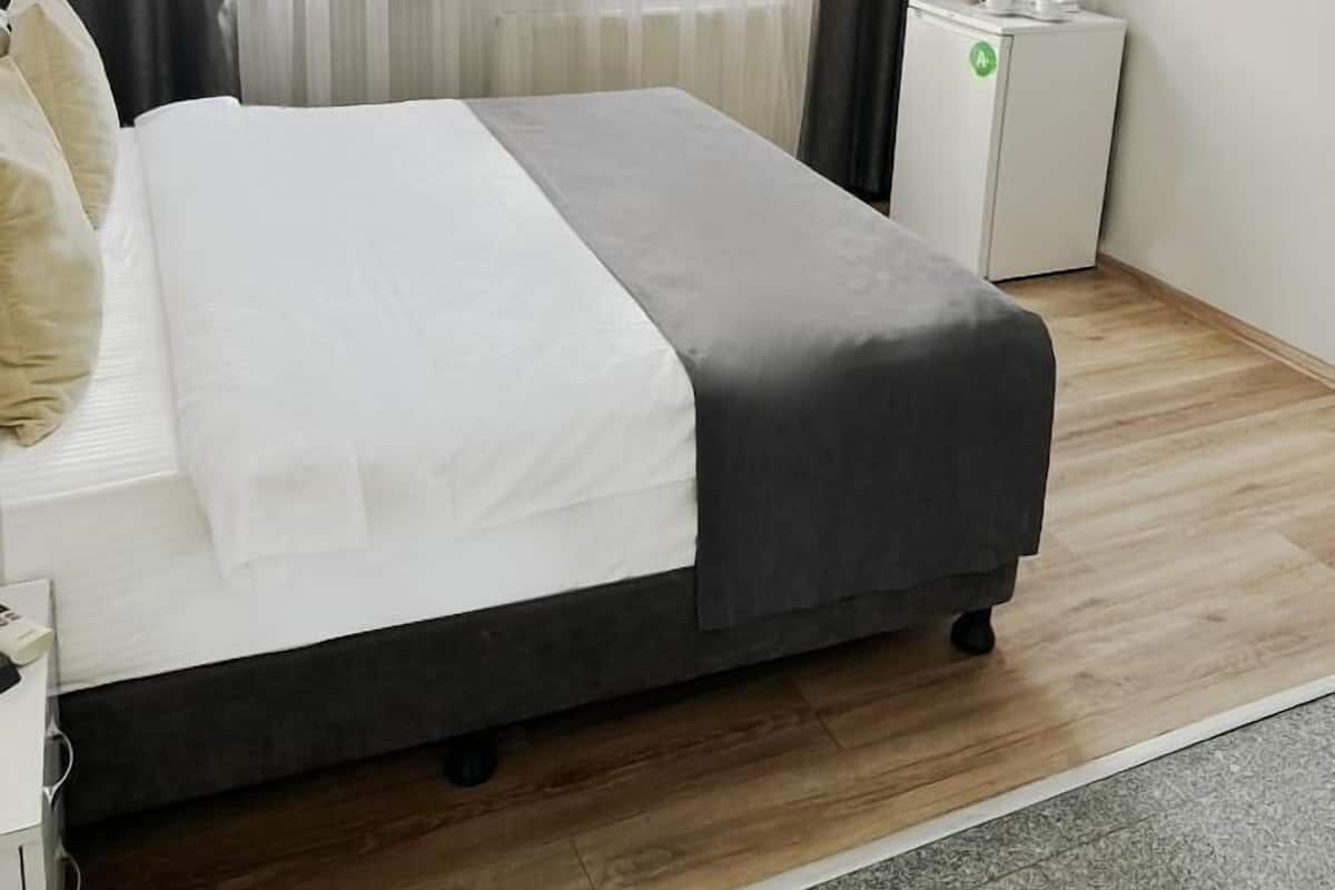 Minibar, desk, free WiFi, bed sheets