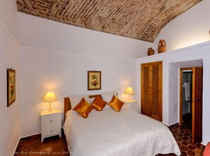Cunas, camas plegables/adicionales y ropa de cama 