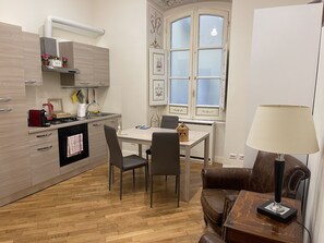 Coin salon dans le hall