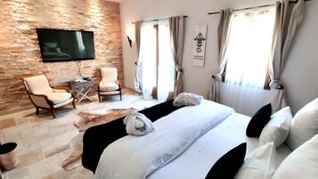 Junior Suite (VALBERG) | Minibar, in-room safe, individually decorated, individually furnished