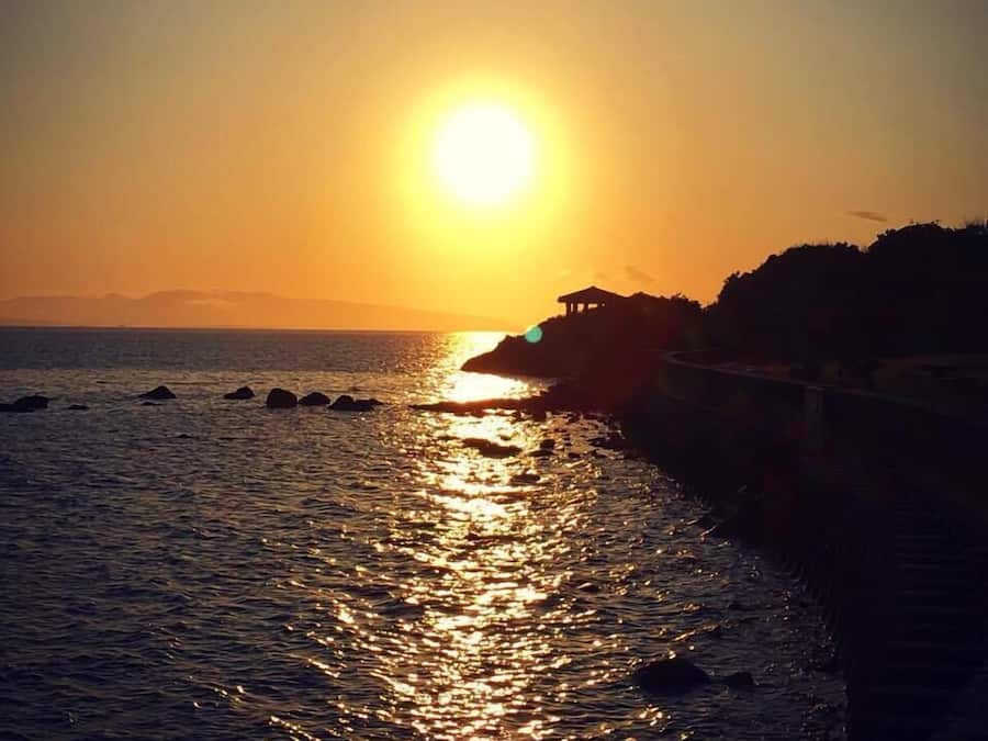 Perto da praia, areia branca