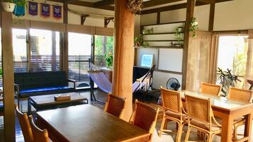 Desayuno con opciones de la cocina local diario (JPY 1500 por persona)