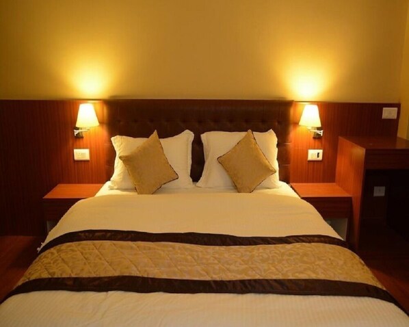 Caja de seguridad en la habitación, escritorio y wifi gratis 