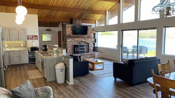 Smart TV, fireplace, DVD player, books