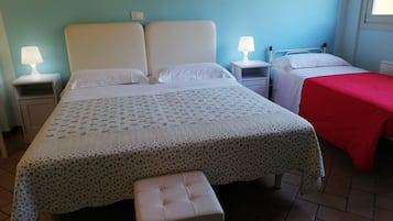 Kamar Quadruple, kamar terhubung, pemandangan kebun | Meja kerja, tempat tidur bayi gratis, dan tempat tidur lipat/tambahan