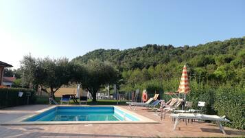 Piscina stagionale all'aperto