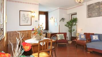 Appartement (1) | Dineren op de kamer