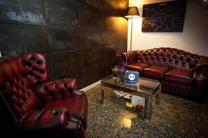 Coin salon dans le hall