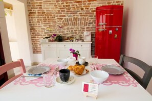 Free daily buffet breakfast - La Porta Rossa (Noale)