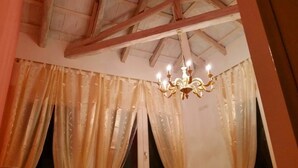 Interior detail - La Porta Rossa (Noale)