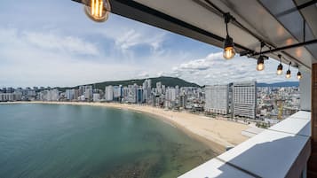 Chambre Double Royale, terrasse (A) | Vue de la chambre