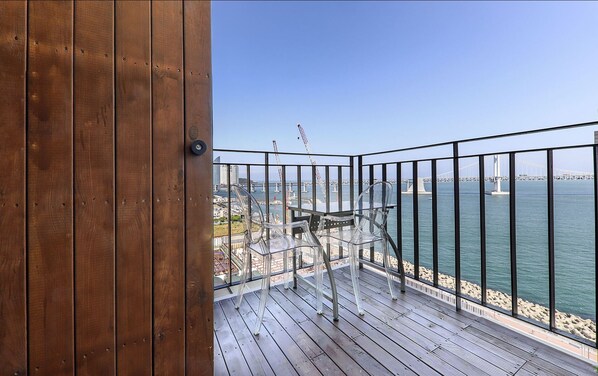Habitación doble, terraza (Half Ocean) | Ropa de cama de alta calidad, caja fuerte, cortinas opacas