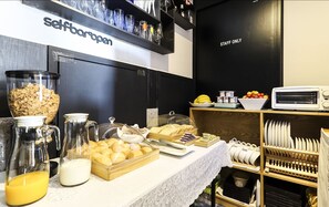 Breakfast meal - Gwanganli Hotel Ocean View (Busan)