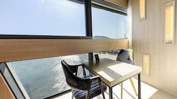 Royal Suite Ocean Twin (Full Ocean View) | Premium bedding, in-room safe, blackout drapes, soundproofing