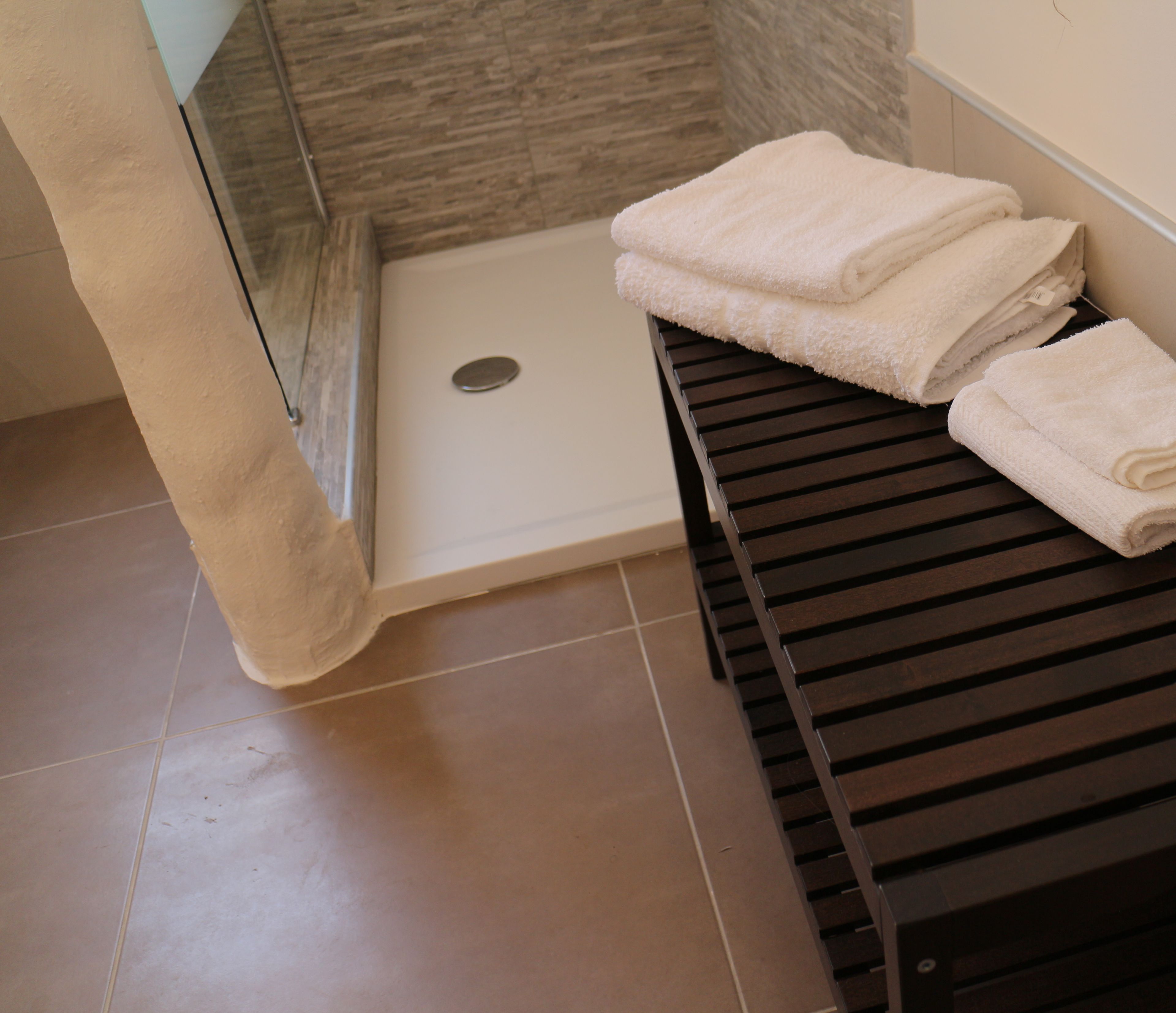 Chambre Triple Exclusive, salle de bains attenante, vue ville