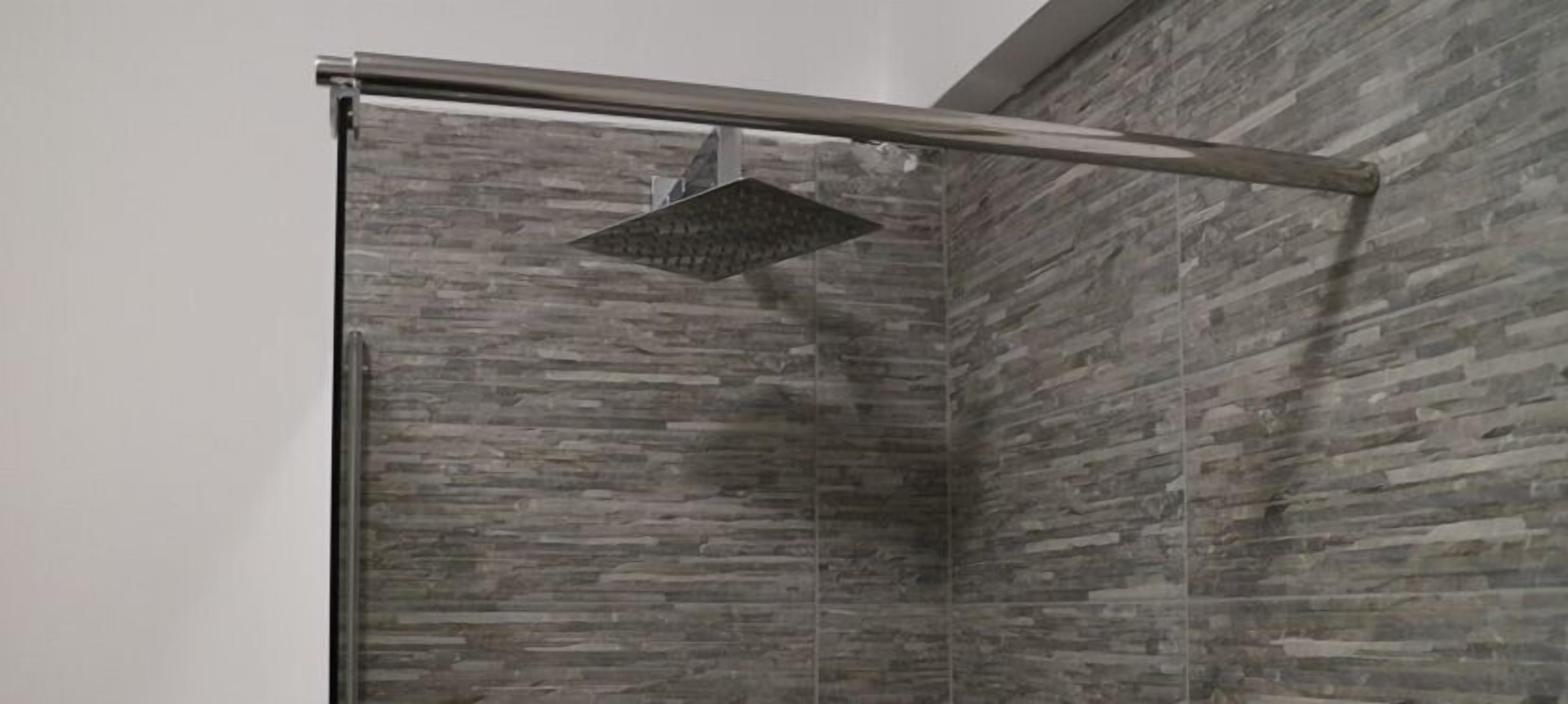 Chambre Triple Deluxe, salle de bains attenante, vue ville