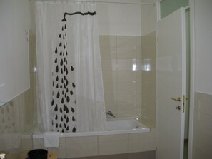 Quadruple Room | Free WiFi - B&B L'Arcobaleno (Trieste)
