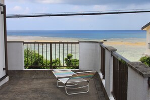 Japanese-Style Room For 3 Guests 201 | Balcony