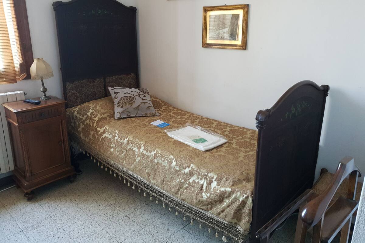 Habitación individual | Wifi gratis y ropa de cama