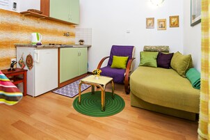 Groundfloor apartment Aja | Servicio de comidas en la habitación