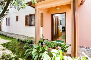 Entrada al alojamiento