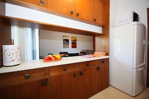 Family Apartment, 2 Queen Beds, Non Smoking | Private kitchenette | Fridge, microwave, stovetop, dishwasher - Apartments Villa Marijeta (Dubrovnik)