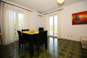 Family Apartment, 2 Queen Beds, Non Smoking | In-room dining - Apartments Villa Marijeta (Dubrovnik)