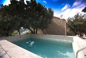 Piscina externa sazonal