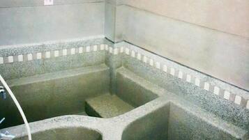 Economy Double Room | Bathroom | Combined shower/tub, rainfall showerhead, free toiletries, hair dryer