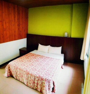 Economy-Doppelzimmer | Schreibtisch, Verdunkelungsvorhänge, kostenloses WLAN, Bettwäsche