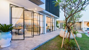 Unclassified image, 5 of 28, button - Villa Como (Canggu)
