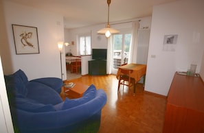 公寓 | 客廳 | 電視