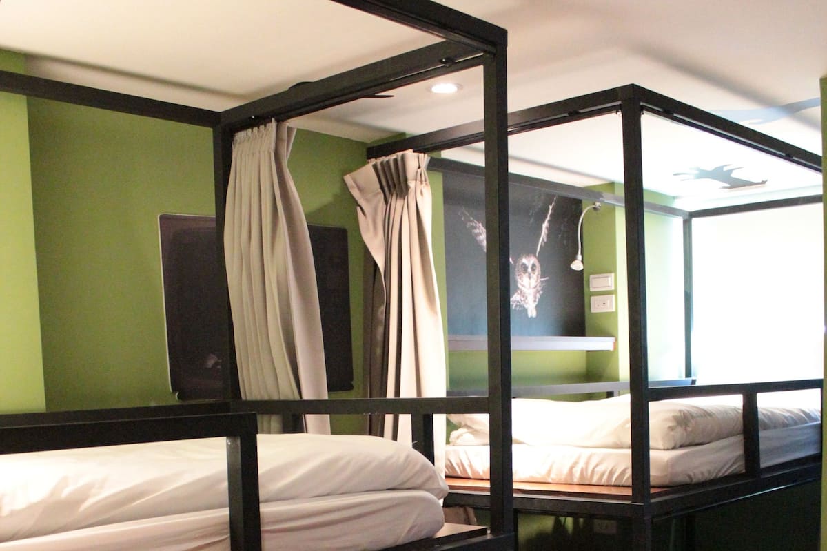 Egyptian cotton sheets, premium bedding, memory-foam beds