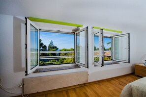 Iron/ironing board, free WiFi, bed sheets - Apartments Rina (Rovinj)