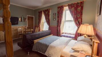 Family Room, Multiple Beds, Ensuite | Desk, blackout drapes, iron/ironing board, free WiFi