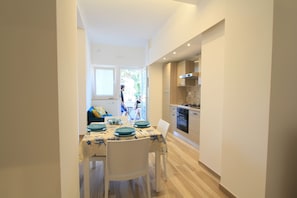 Apartment (Pet Friendly) | Living area | TV - Hotel Rio Claro (Fondi)