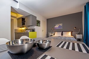 Nice cozy studio Aalto | Escritorio, cortinas opacas, wifi gratis y ropa de cama