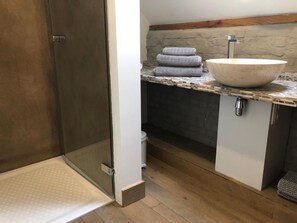 Shower, towels