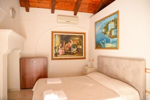 Standard Double Room, Balcony, Garden View