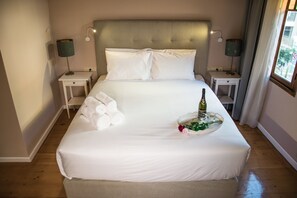 Premium Room | Desk, laptop workspace, soundproofing, free WiFi - Porta Medina Boutique Hotel - Adults Only (Heraklion)