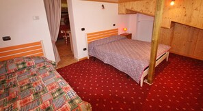 Apartment (3) | Cots/infant beds, bed sheets - Villa Roberto (Falcade)
