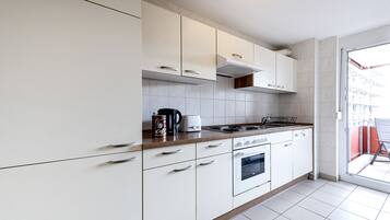 Basic Apartment, 1 Queen Bed with Sofa bed, Non Smoking | 1 bedroom, individually decorated, individually furnished