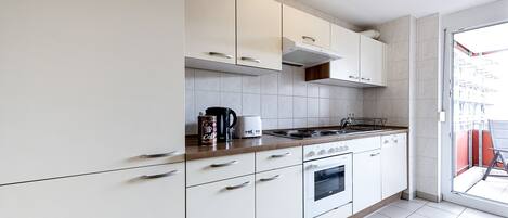 1 habitación, decoración personalizada y muebles diferentes