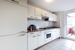 Basic Apartment, 1 Queen Bed with Sofa bed, Non Smoking | 1 bedroom, individually decorated, individually furnished - Apartment 2 Zimmer Flughafen Stuttgart (Filderstadt)