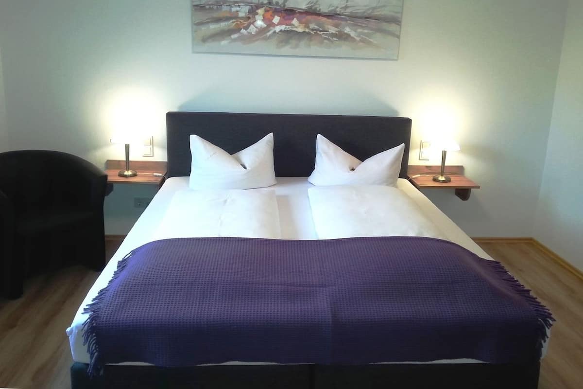 Cots/infant beds, rollaway beds, free WiFi, bed sheets
