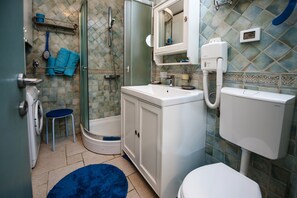 City Apartment | Bathroom