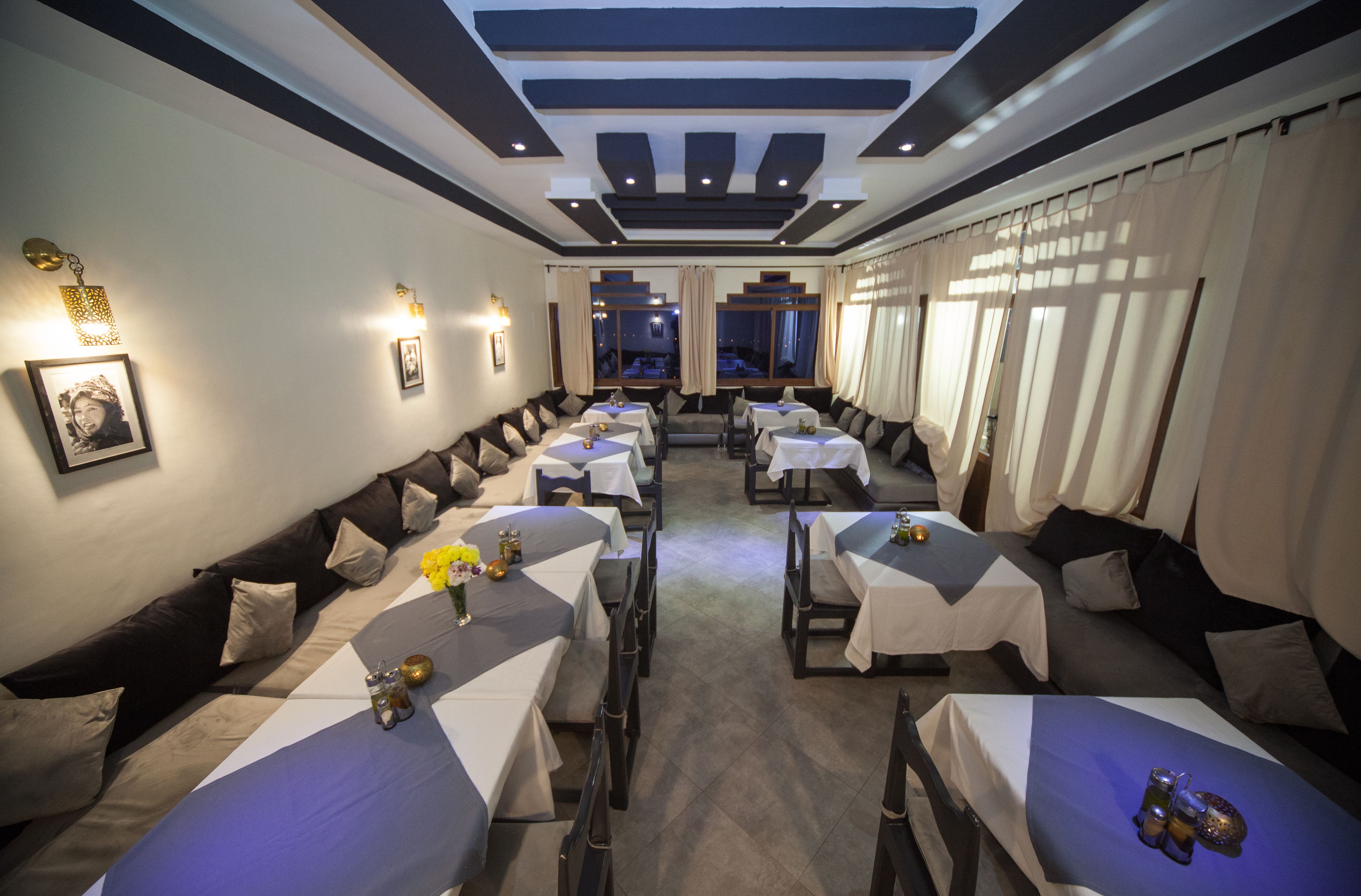 Breakfast and dinner served